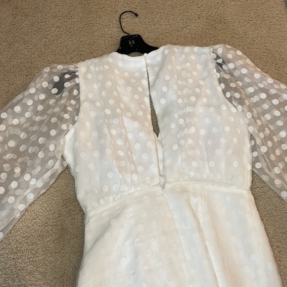 ✨SOLD✨ Lovers + Friends Bridal Dress - Picture 8 of 9